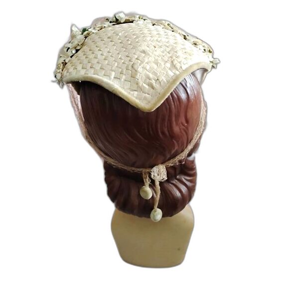 Vintage 1950s Cream Straw Hat With Floral Trim and Rhinestones - Picture 3 of 6